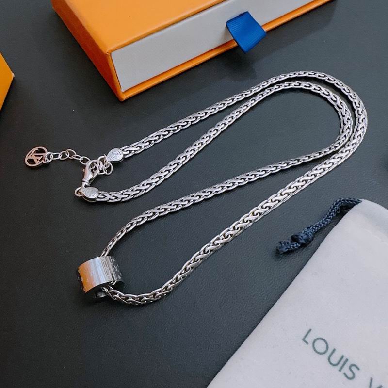 LV Necklace 03lyr551